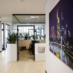 Die neuen Arbeitsräume glänzen mit viel Licht und modernem Design. Foto: CURSOR